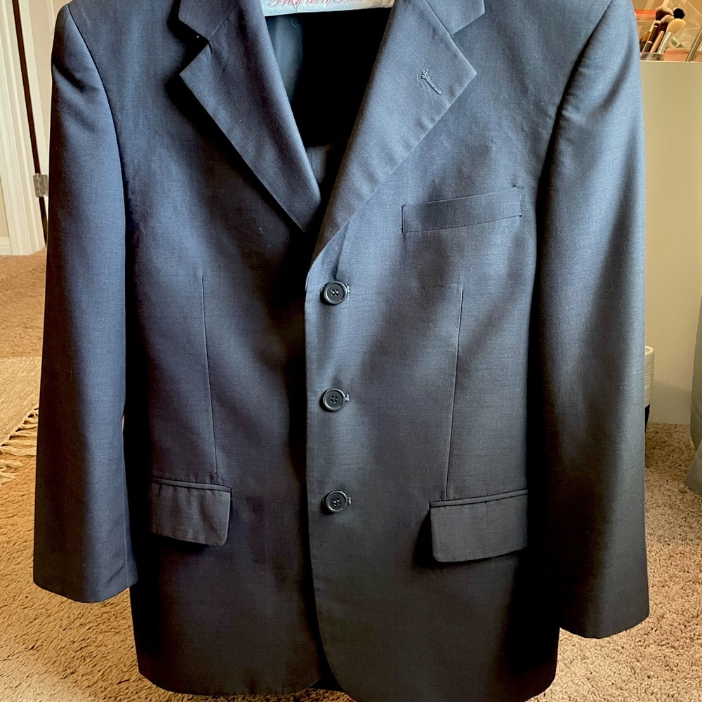 Men’s 3 button suit. Size 38 jacket and 36 pants